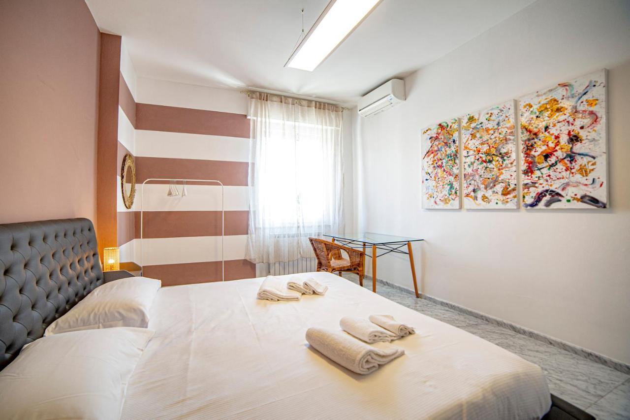 Elegante Camera Con Finiture Di Lusso Appena Ristrutturata Marina Di Carrara Buitenkant foto